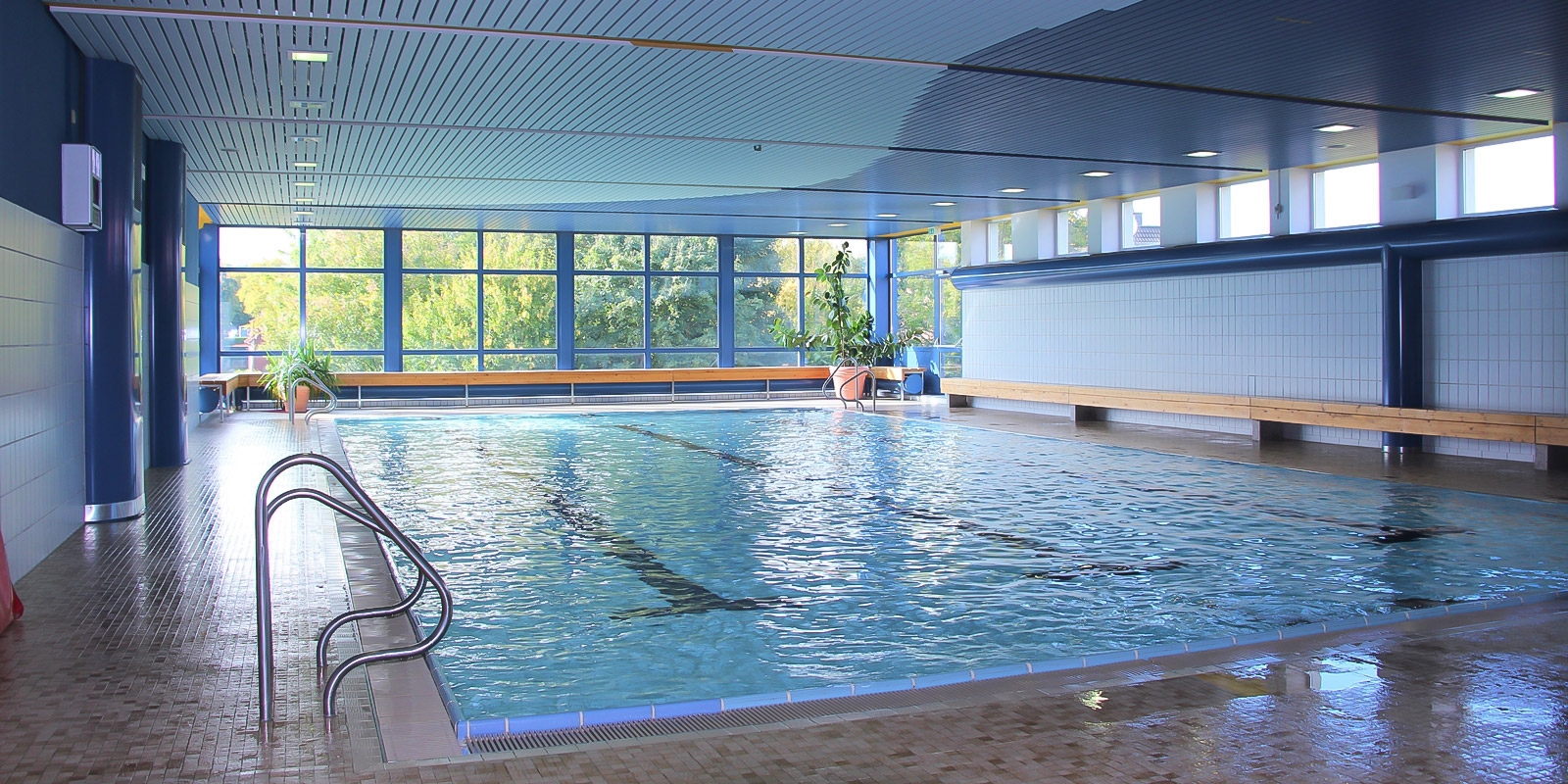 Schwimmbecken